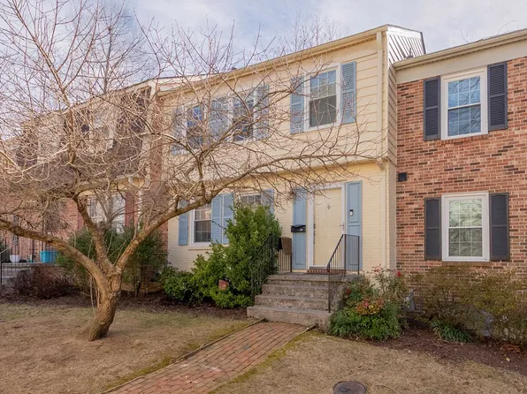 214 Huntington Ln, Blacksburg, VA 24060