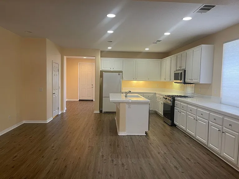 2415 Arboretum Ave — Photo 7