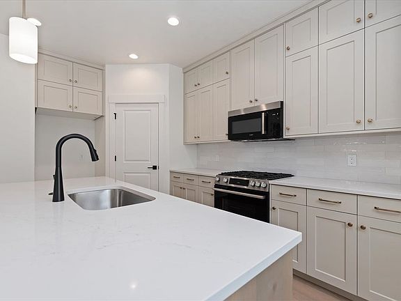 6th image of this home