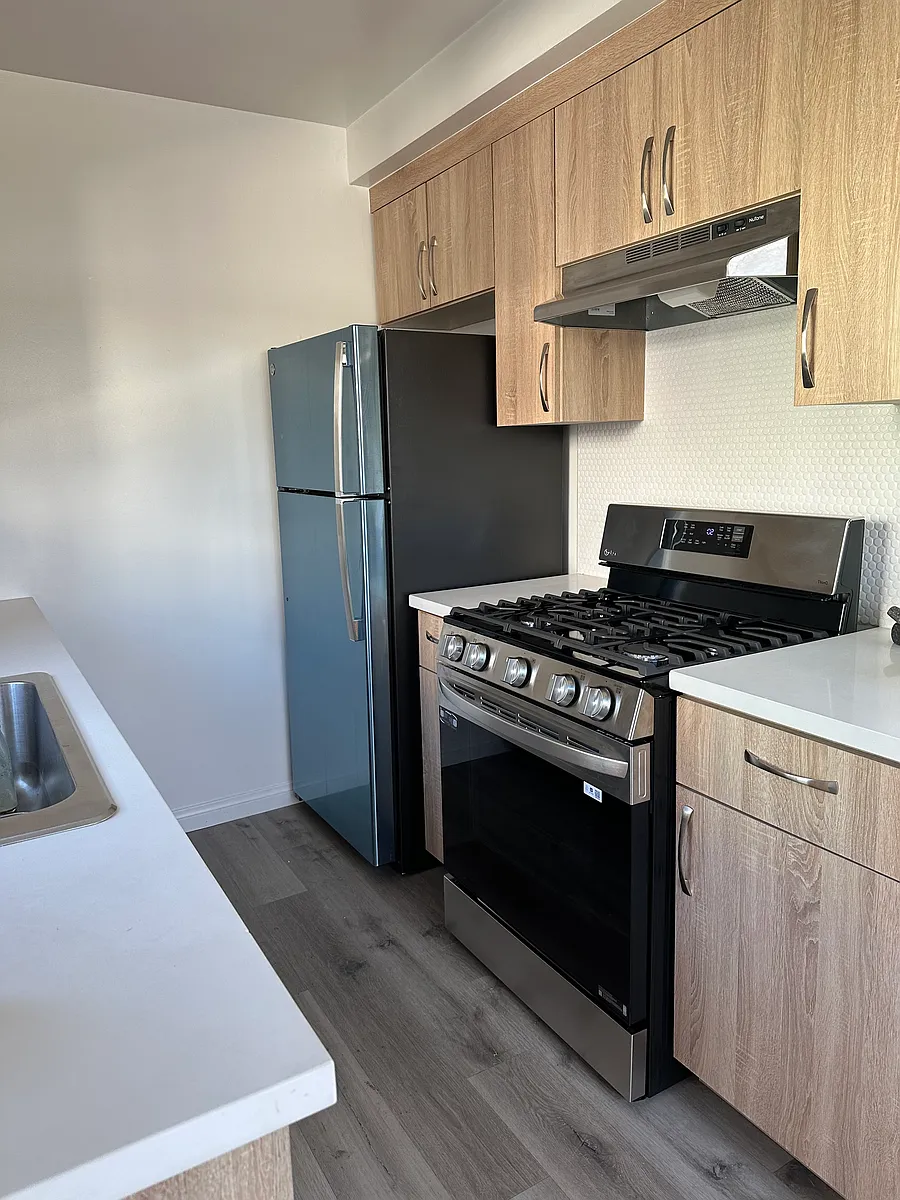 Building Photo - 1030 Pleasantview Ave #4