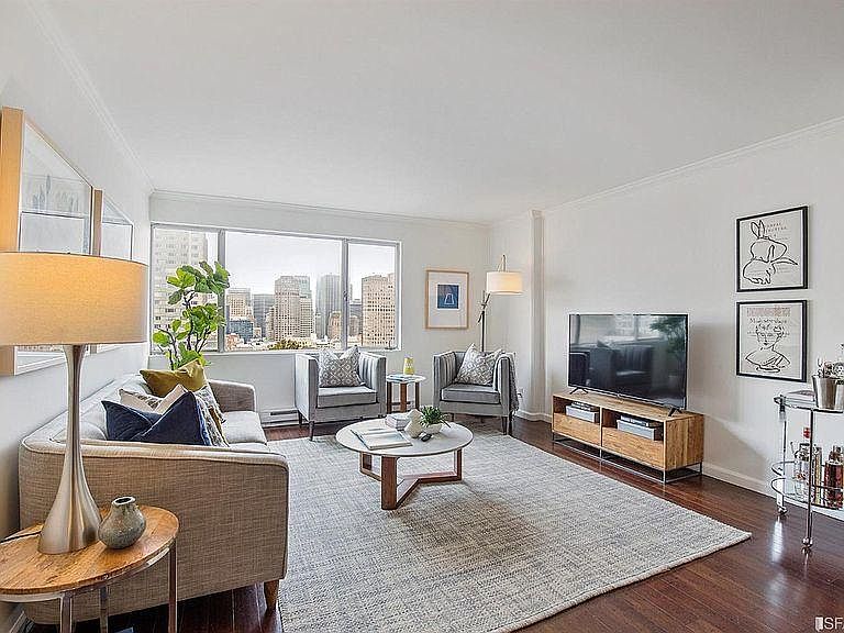 1st image of 1001 Pine St Unit 902