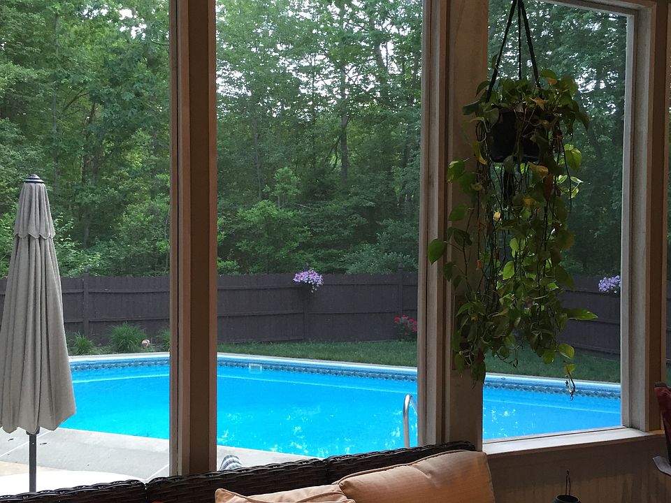 Sun porch overlooking pool