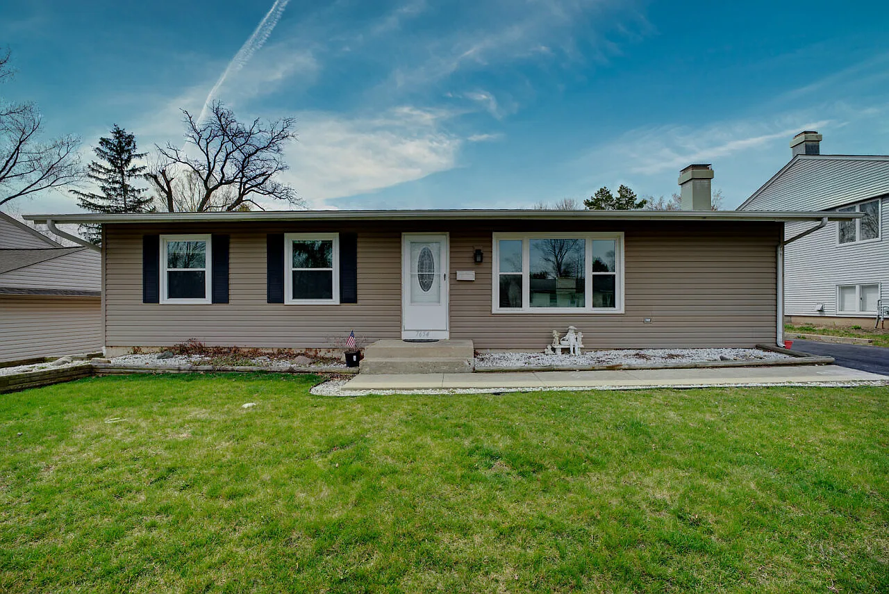 7654 Sprucewood Ave photo 1