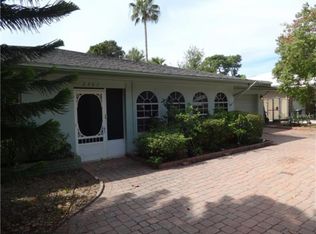 2307 Premier Dr S, Gulfport, FL 33707