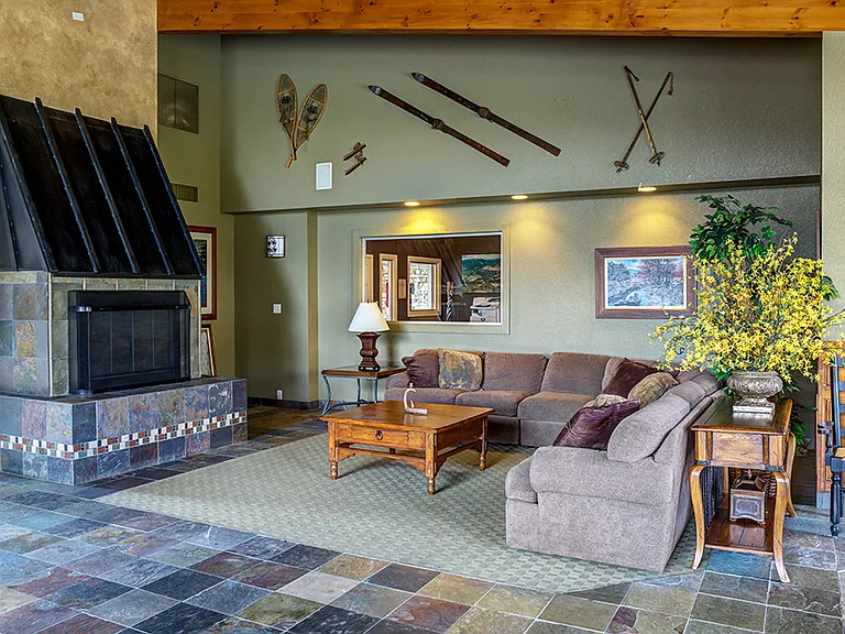 855 W Moorhead Cir — Photo 35