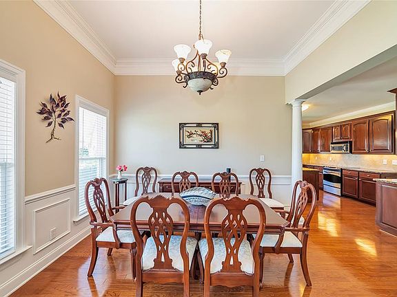 4th image of 1100 Laurel Brook Ln