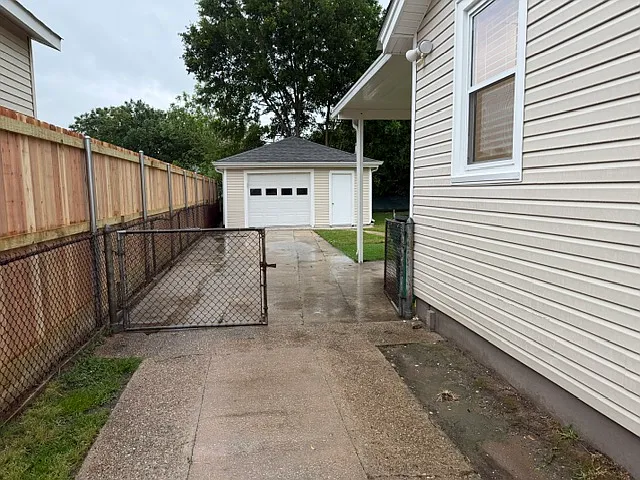 615 Tucker Ave — Photo 33