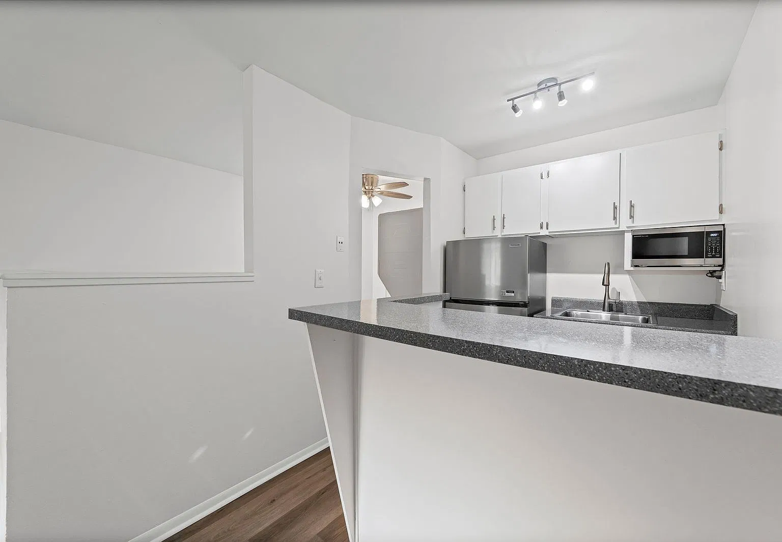 CHERRY ST APARTMENTS — Photo 4