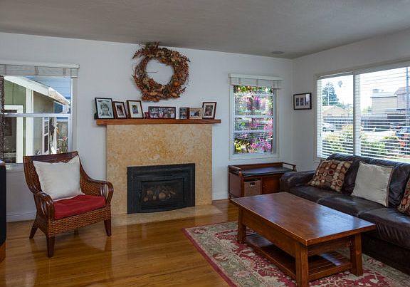 5th image of 412 Continental St