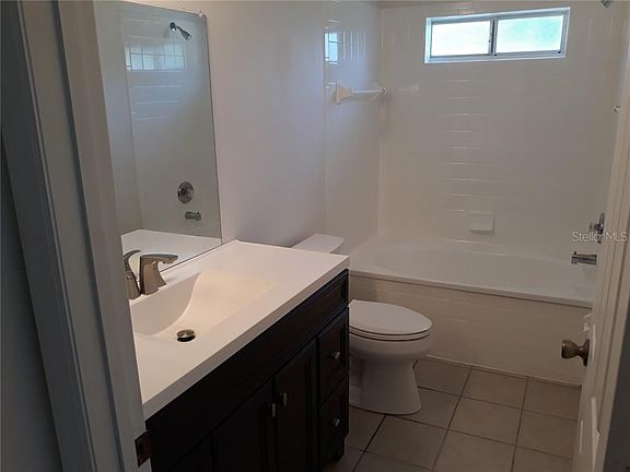 4th image of 1628 Windsor Oak Ct