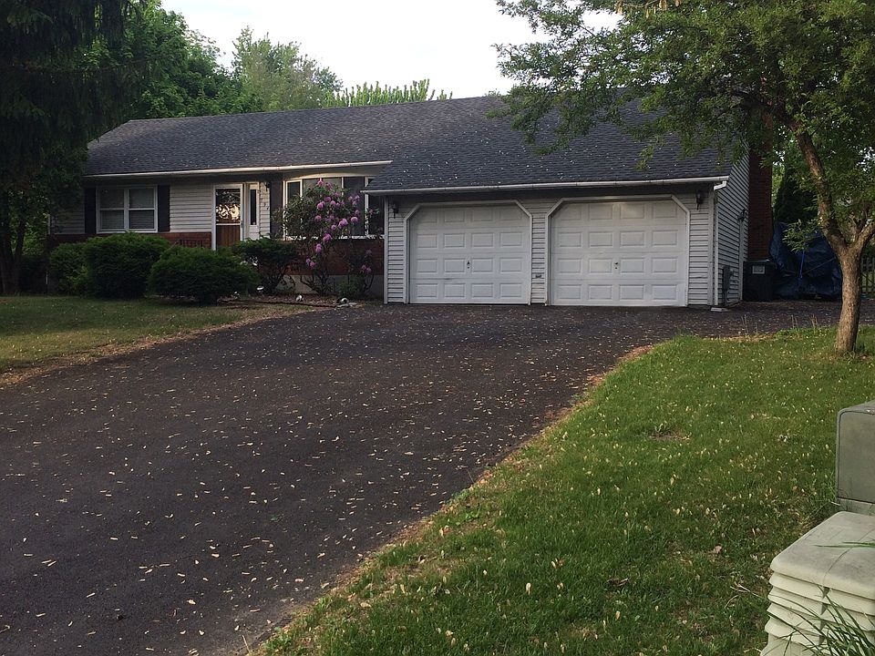 794 Huntingdon Dr