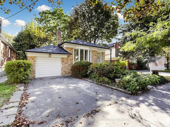 339 Elmwood Ave, Toronto, ON M2N 3N2
