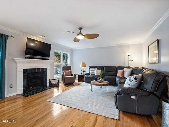 4th image of 5628 Summitridge Ln