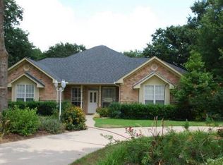 17650 Huckleberry Cir, Lindale, TX 75771