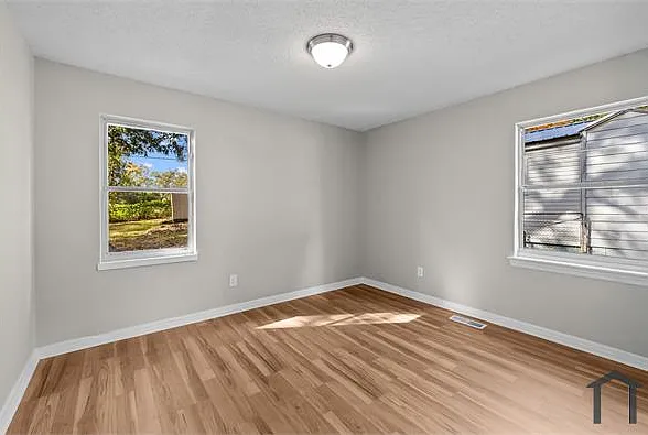 7404 Paris Ave — Photo 11