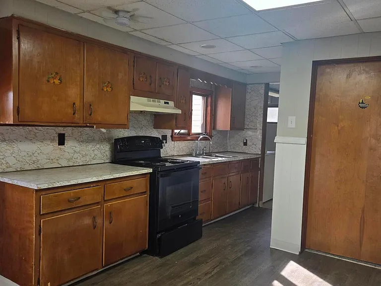 2513-2515 N Main Ave #1 — Photo 6