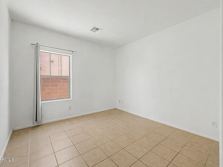 13271 W Clarendon Ave — Photo 28