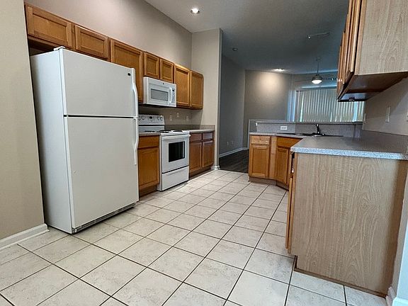 5th image of 2712 Coachman Lakes Dr