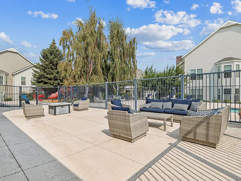 Villas at Meadow Springs — Photo 31