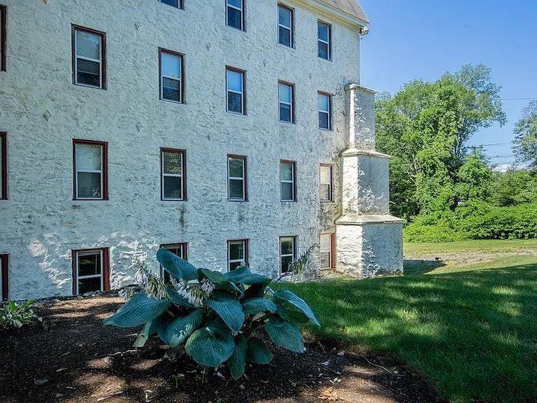 494 Woonasquatucket Ave — Photo 15