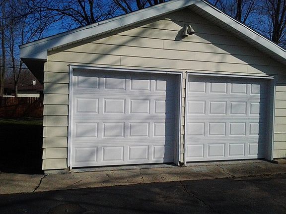 2-Car Garage