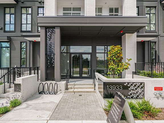 3rd image of 13933 Boulevard 207 #105