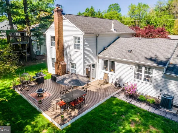 14825 Bauer Dr, Rockville, MD 20853