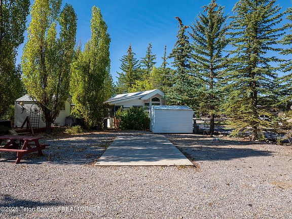 2nd image of 217 Oxbow Dr
