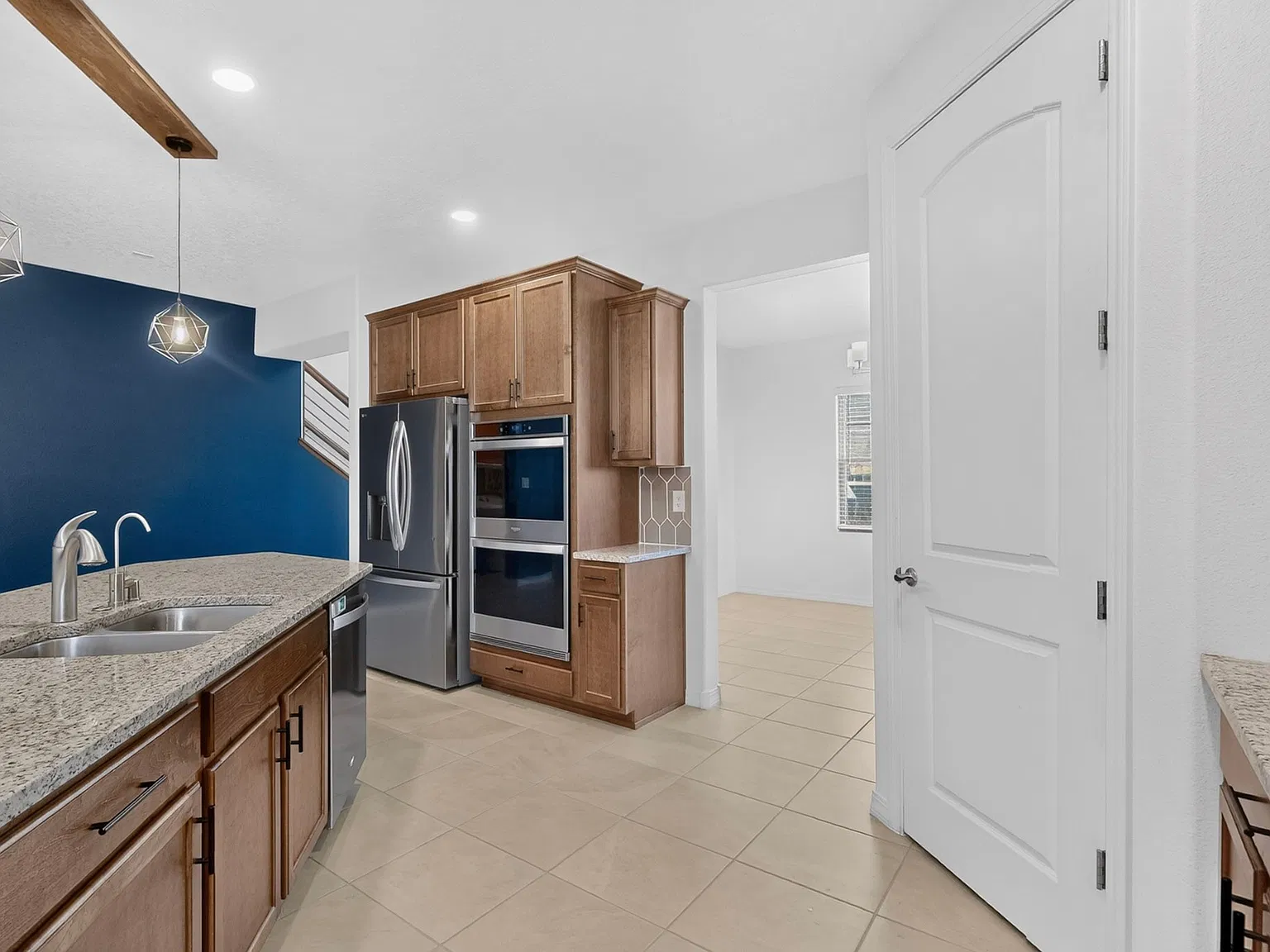 4 bed, 3100 sqft, $3,900 — Photo 4