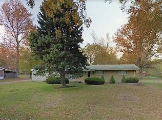 1525 Crossett Dr, Saint Louis, MO 63138