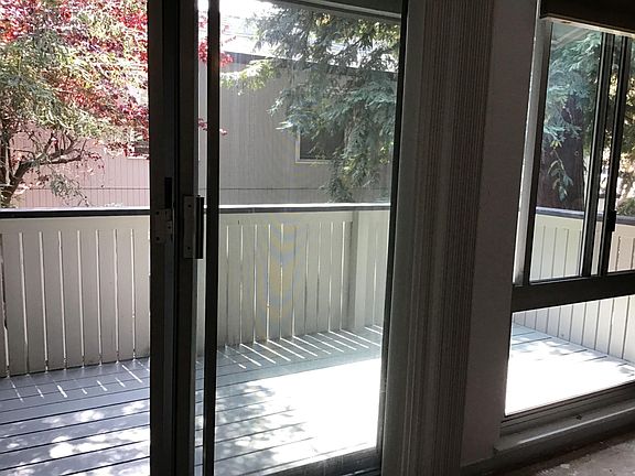 5th image of 205 Boardwalk Ave APT H