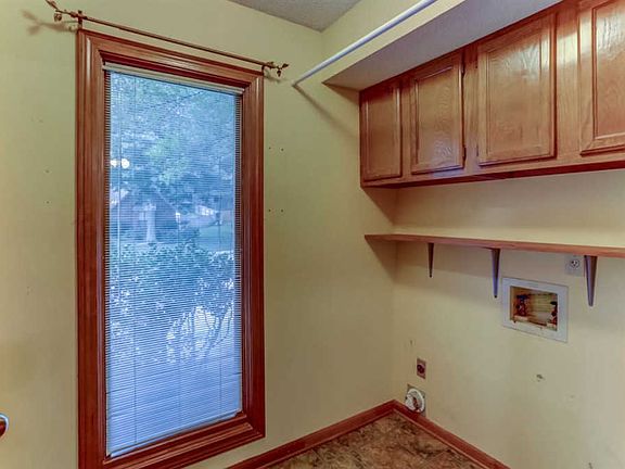 5th image of 1368 Fox Trace Dr