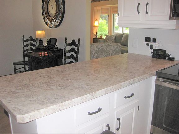 3rd image of 3036 S Glenway Dr