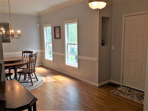 5th image of 9382 Pecan Tree Ct