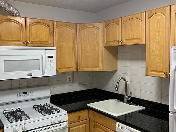 5th image of 4600 S Four Mile Run Dr APT 723