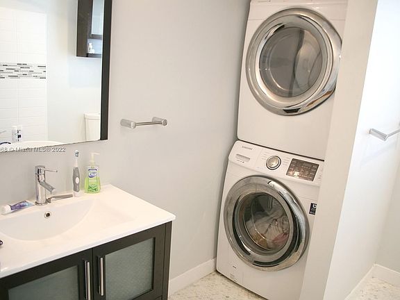 5th image of 760 Euclid Ave APT 103