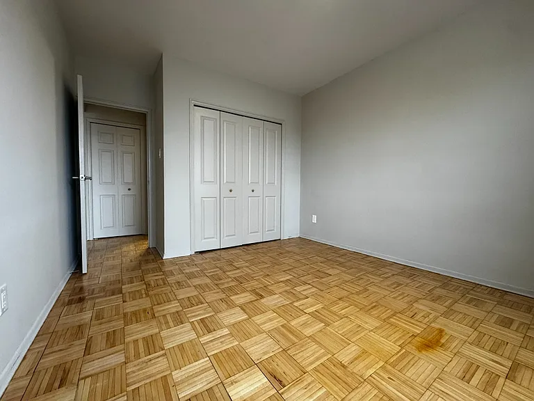 898 Jane St — Photo 15