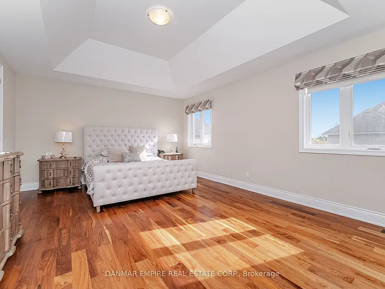2118 Vineland Cres — Photo 28