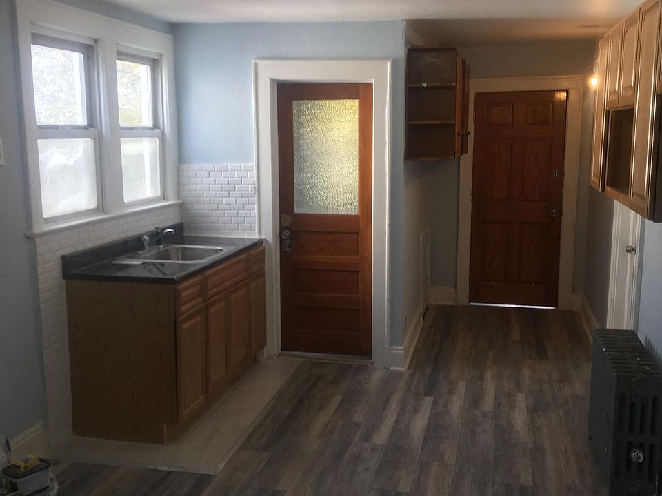2nd image of 163 E 23rd St #1