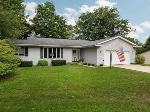 1520 Arnold Ct, Traverse City, MI 49684