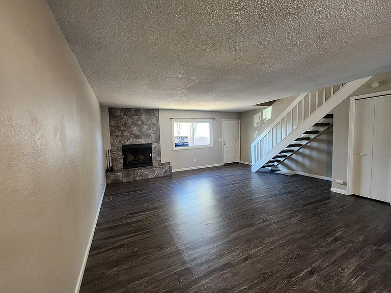 223 N Race St #C — Photo 11