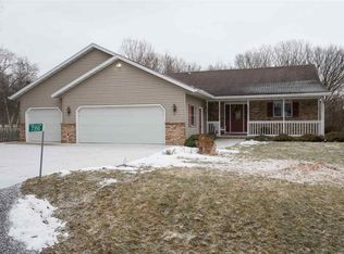 7350 Murray Rd, Neenah, WI 54956