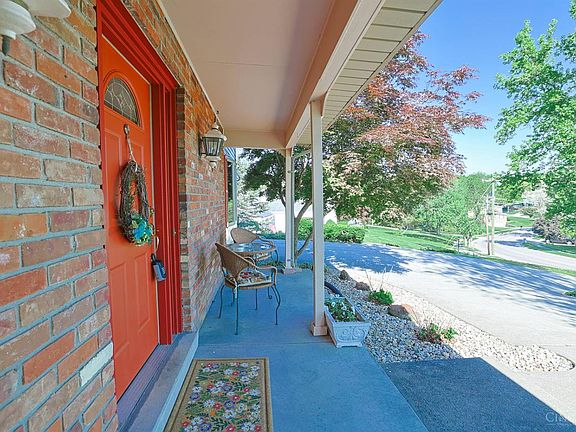 3rd image of 5803 Windermere Ln
