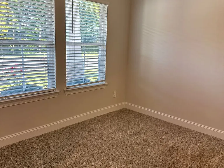 4564 Winslet Dr — Photo 11