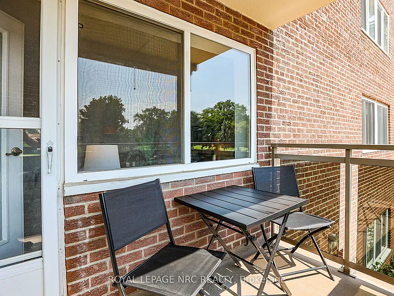 196 Scott St #208 — Photo 20