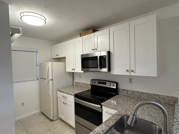 10155 NW 9th Street Cir #405, Miami, FL 33172