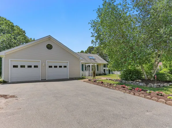 52 Captains Lane, East Falmouth, MA 02536