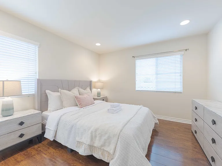 255 S California St — Photo 14