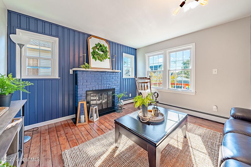 4th image of 39 Orchard Avenue