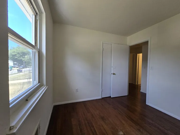 11 Glenwood Dr — Photo 14